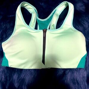 Nike zip front sports bea size small green